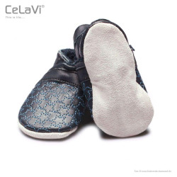 Papucei din piele cu talpă moale căptușiți CeLaVi Bleumarin cu steluțe - ideali pentru primii pași Papucei din piele cu talpă moale căptușiți CeLaVi Bleumarin cu steluțe - ideali pentru primii pași