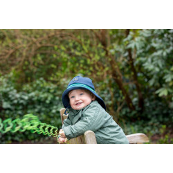 Pălărie de soare cu boruri mari Pickapooh ”Pompier” cu protecție UV UPF80 din bumbac organic bleumarin pentru copii Pălărie de soare cu boruri mari Pickapooh ”Pompier” cu protecție UV UPF80 din bumbac organic bleumarin pentru copii