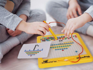Tabla Playmags cu buline colorate magnetice Magna Dots Travel a revenit în stoc!