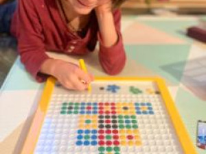 Au revenit în stoc tablele cu bile magnetice Magna-Dots de la Playmags!
