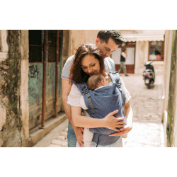 Marsupiu ergonomic Boba X Chambray complet ajustabil, din bumbac, pentru bebeluși și copii Marsupiu ergonomic Boba X Chambray complet ajustabil, din bumbac, pentru bebeluși și copii