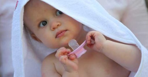 Set Special Cupcake Babies Cadita Baie Gonflabila Alba Ratusca Cauciuc Prosop Pompa