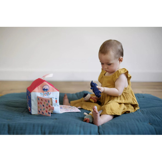 Căsuță textilă de activități Ebulobo Gabin Lapin cu trei personaje Căsuță textilă de activități Ebulobo Gabin Lapin cu trei personaje