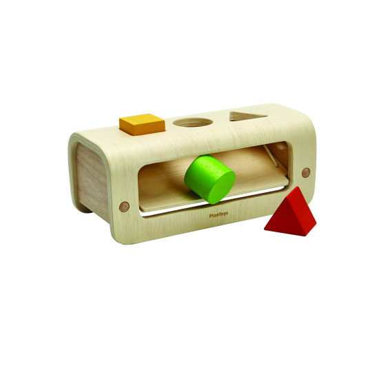 Jucărie educativă Plan Toys de sortare, din lemn de cauciuc, cu forme geometrice Jucărie educativă Plan Toys de sortare, din lemn de cauciuc, cu forme geometrice
