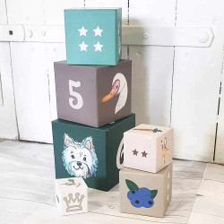 Turn de stivuit Magni din cuburi de carton, cu animale și numere Turn de stivuit Magni din cuburi de carton, cu animale și numere