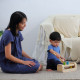 Jucărie educativă Plan Toys din lemn de cauciuc cu ciocan și cilindri Jucărie educativă Plan Toys din lemn de cauciuc cu ciocan și cilindri