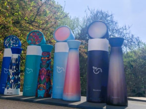 Noutăți la KiddyShop: termosurile Swimi – frumoase, ecologice și create cu sens